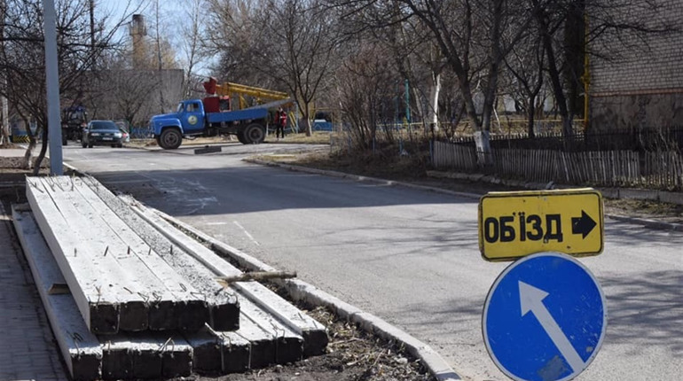 Вуличне освітлення у кожному багатоквартирному дворі Чорткова