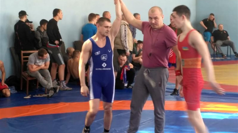 12 медалей привезли жмеринські борці з чемпіонату області