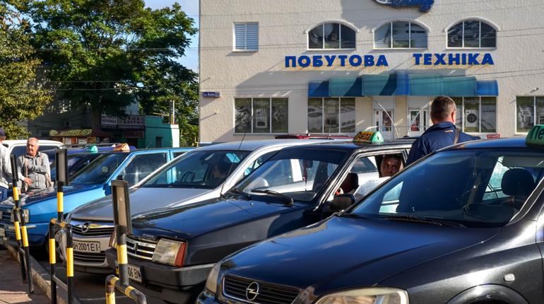 У центрі Біляївки можуть змінити схему організації руху. Водіїв просять долучитися до обговорення