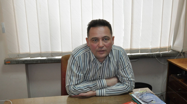 «На руки виходить десь 3700». Ветеран виборчих комісій з Чорткова розповів про деталі своєї роботи