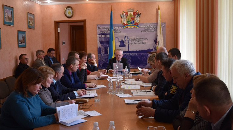 Полігон почали гасити: чиновники обговорювали це питання на нарадах