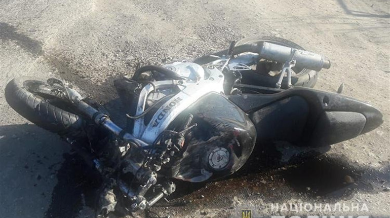 ДТП у Свидові: водій мотоцикла з місця автопригоди утік, пасажир в реанімації