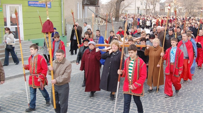 У неділю, 14 квітня, у Чорткові відбудеться Хресна хода вулицями міста