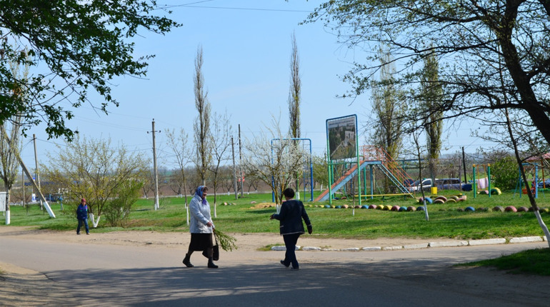 На виборчі дільниці з церкви: особливість ранкового голосування у Біляївській громаді  
