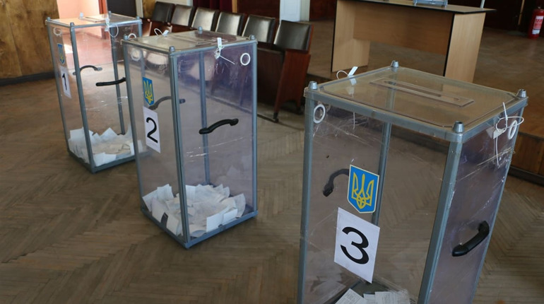 Голосование закончилось и комиссии перешли к подсчету голосов: известна явка по 107 округу 