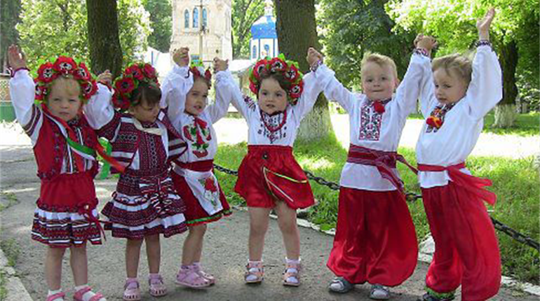 Як весні раділа та шкільна домівка, Великдень стрічала дитяча гагілка (+відео)