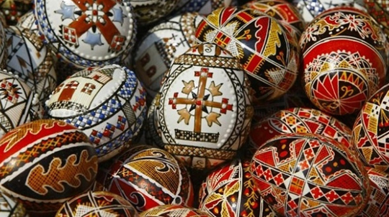 Про що розкажуть символи на писанці