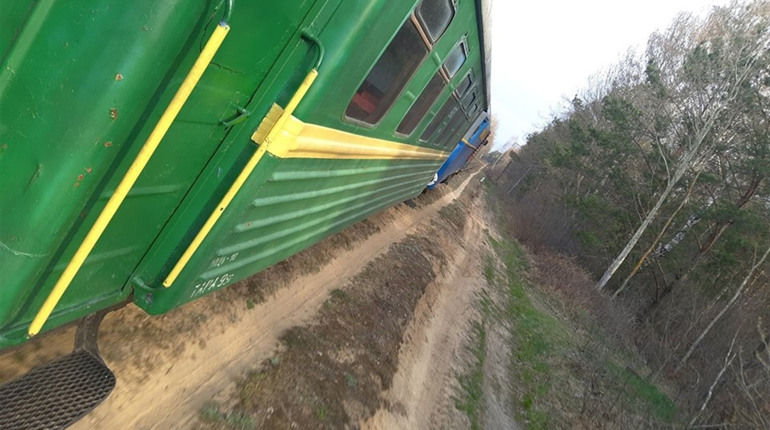 Кукушка запізнилась на дві години через розкрадання колії