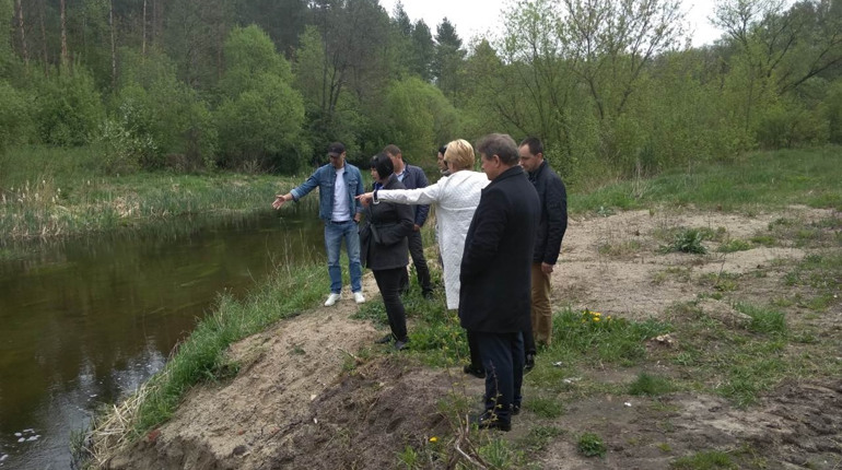 Житомирські та хмельницькі екологи обстежили стічні води в Понінці: вода візуально чиста