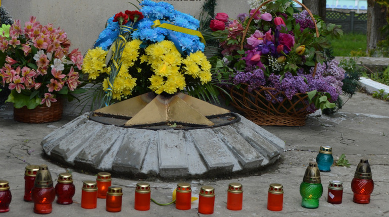 Чи зможете ви упізнати пам’ятники у Кіцманському районі?