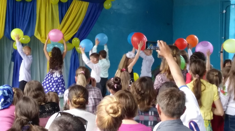 У Полицях на концерті до Дня матері славили Божу Матір, неньку-Україну і рідну матусю