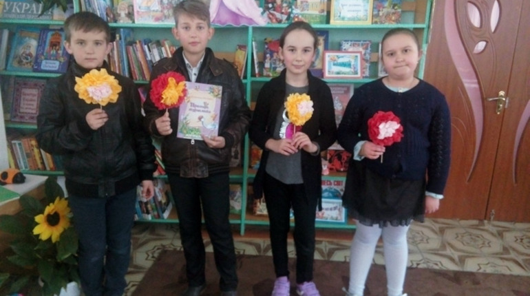 Як Володимиреччина  відсвяткувала День Матері. Огляд соцмереж