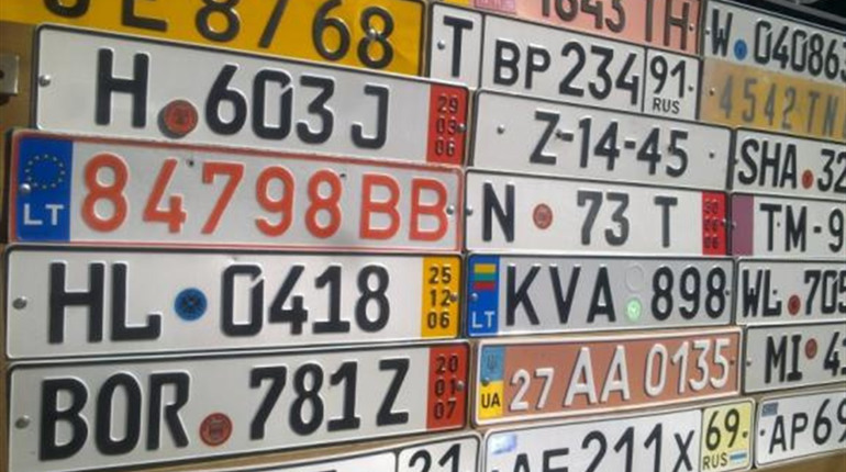 За «євробляхи» не штрафуватимуть до Дня незалежності