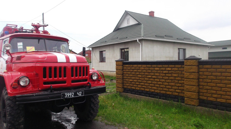 Володимирецькі рятувальники на вихідних відкачували дощову воду з підтоплених господарств