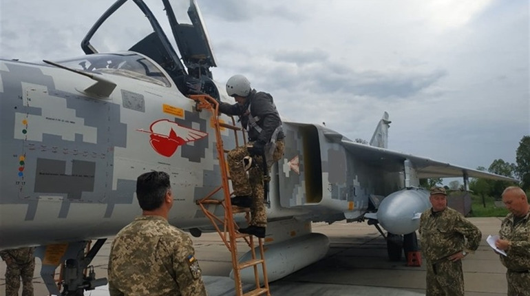 Відремонтований СУ-24 М повернувся до Старокостянтинова