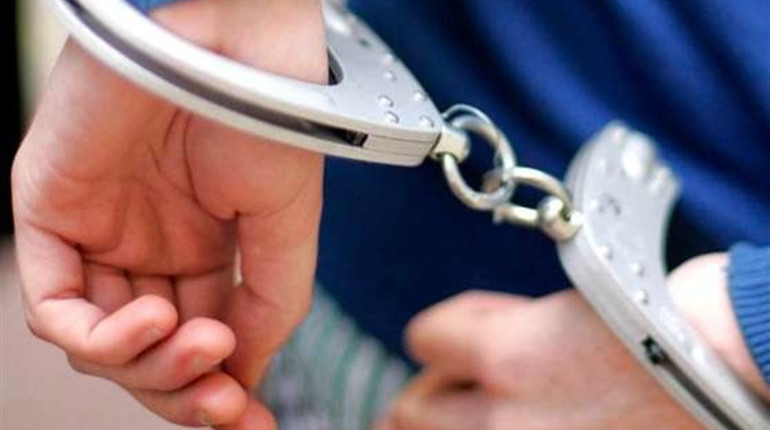 У Вараші затримали чоловіка який через гроші ледь не зарізав 24-річного товариша