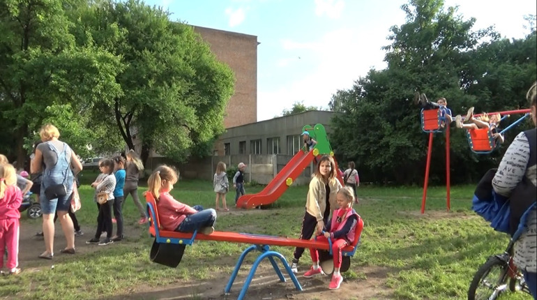 У Старокостянтинові облаштували сім дитячих майданчиків