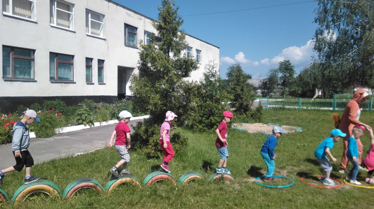 У Городці працівники дитячого садочка з нагоди Дня захисту дітей організували дошкільнятам гру-квест