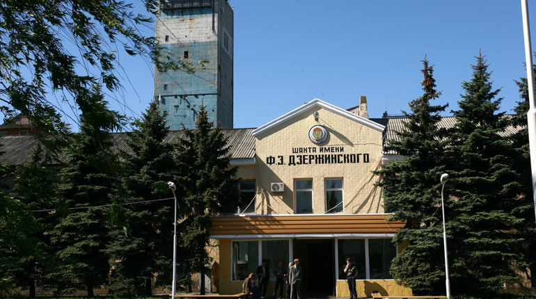 Заблокований під завалом на шахті "Центральна" гірник загинув