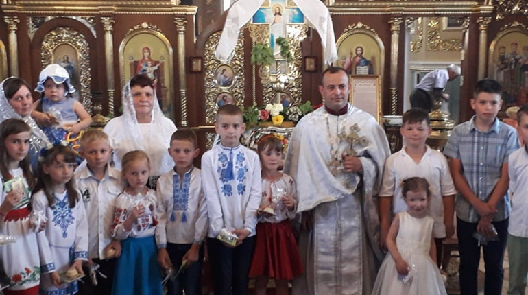 На Трійцю в Суховерхові відкрили недільну школу при місцевій церкві