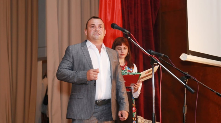 У кандидата в нардепи Ростислава Поклітара на сайті ЦВК чужа передвиборча програма