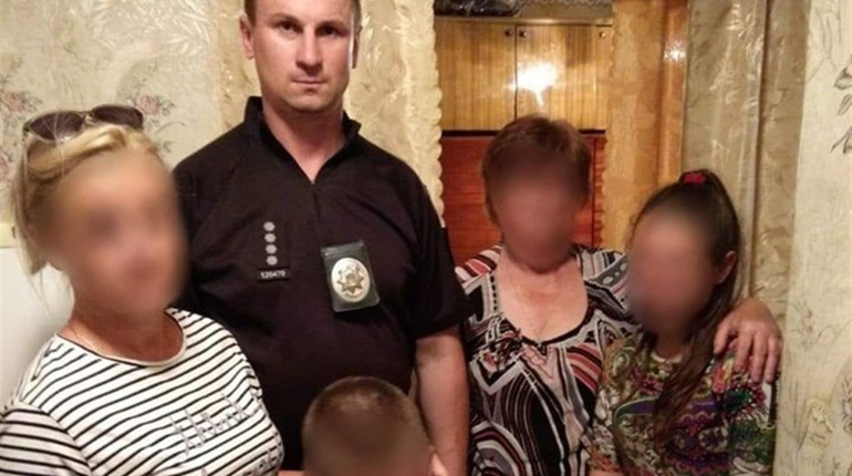 В Тошковке полиция изъяла двух детей из семьи: известна причина