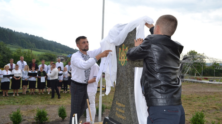У селі Сосулівці відбулося врочисте відкриття пам’ятника  «Борцям за волю України!»