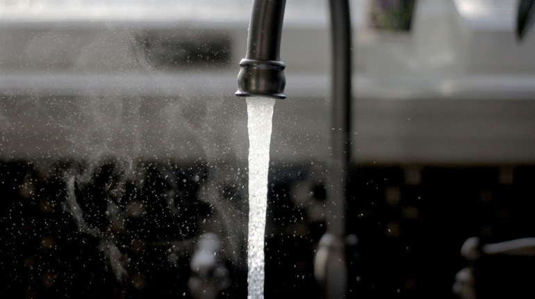 Кінець "водомору" в Новгородському: воду поки що треба кип'ятити