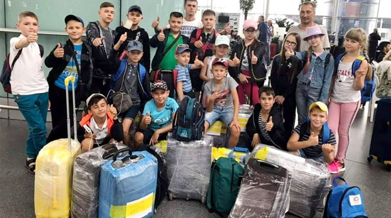 Діти Попаснянського району відправились на відпочинок у Грецію