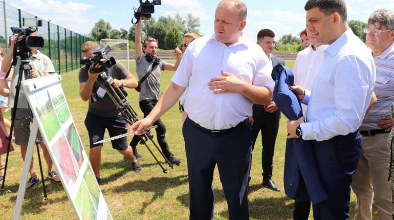Уряд Гройсмана виділив додатково майже 13,5 мільйона гривень на інфраструктуру Мени