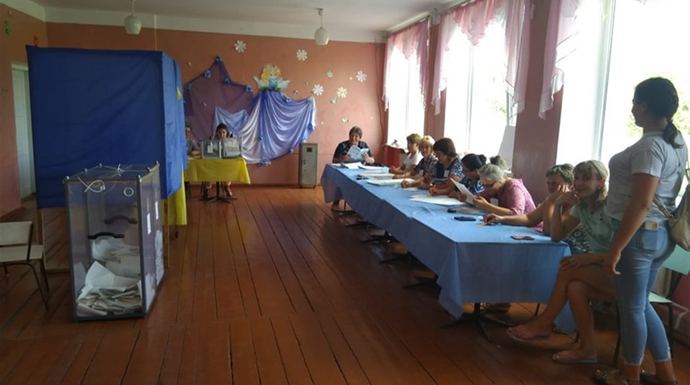 А ми були  на селі: як голосують у Радківцях