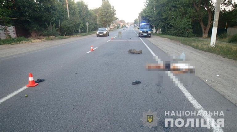 В Маяках невідомий водій на Lexus збив на смерть мешканця Біляївки