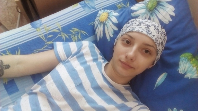 Дівчина з Торецька потребує допомоги, щоб побороти рак