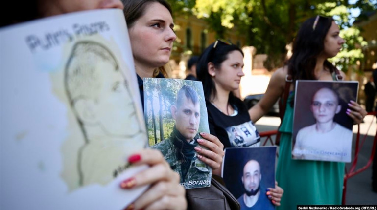 Око виймали, свердлили груди, підвішували: в СБУ оприлюднили свідчення 500 звільнених з ОРДЛ