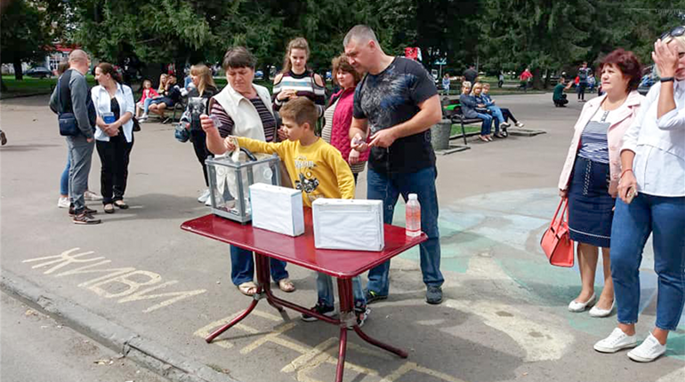 На підтримку сім’ї Петрушенків влаштували благодійний концерт. Скільки зібрали коштів