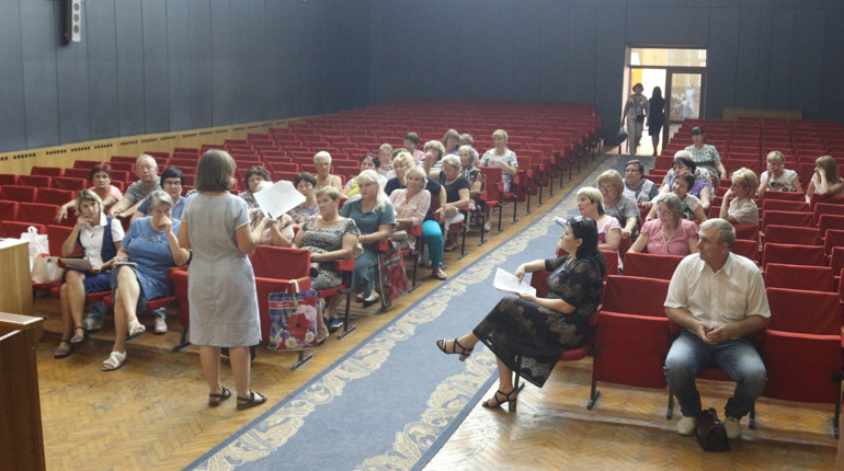 Голови ОСББ вирішували, як буде проводитись програма 60х40 в Добропіллі 