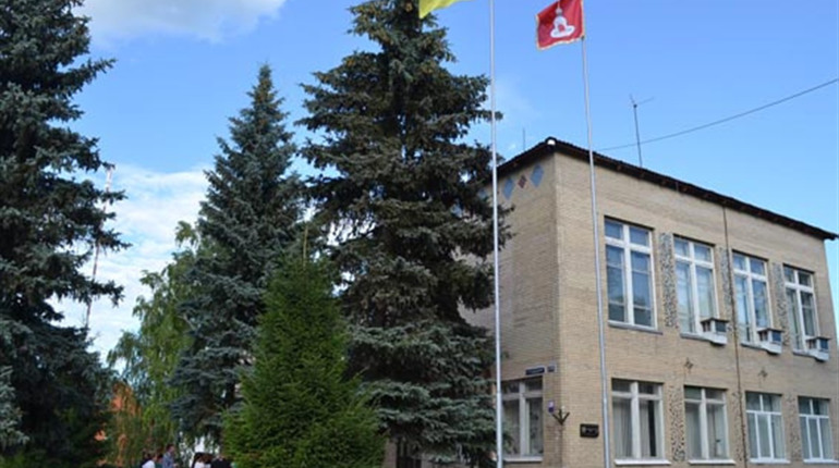 Зі складу виконкому вивели трьох осіб. Замінять їх пізніше