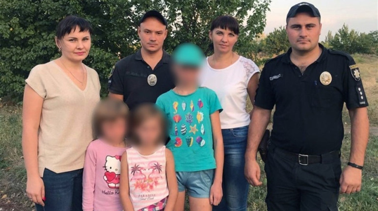 Антисанітарія та погане харчування – поліція вилучила дітей з родини в Новодонецькому