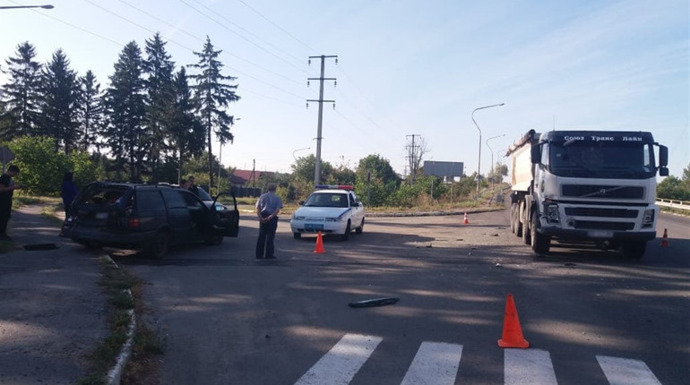 ДТП біля Старокостянтинівського мосту: не розминулися дві автівки