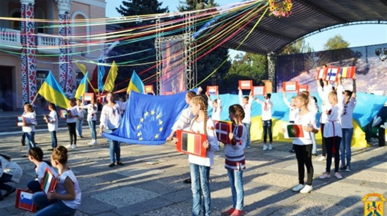 «Свято борщу», ярмарки та рок-фестиваль: як в Первомайську відзначать 343-річницю заснування міста