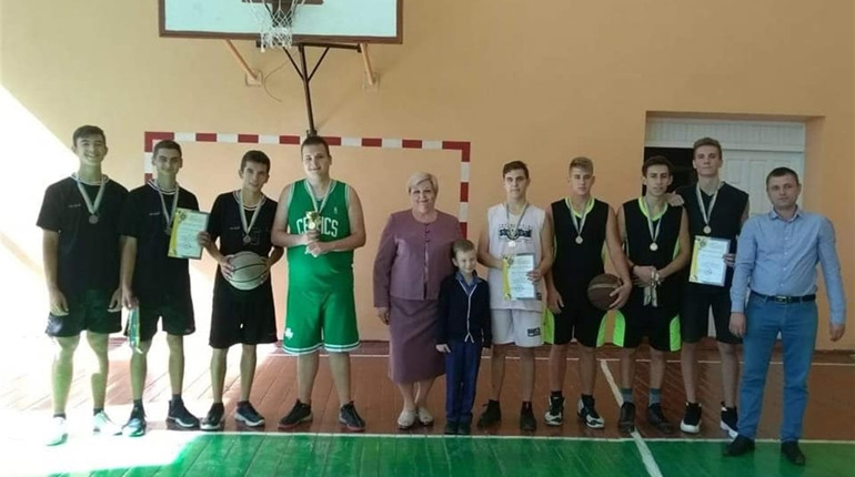 Хто виграв на турнірі з баскетболу, який відбувся в рамках святкування Дня міста