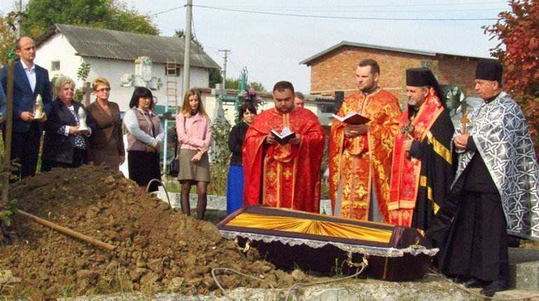 У Чорткові перепоховали останки невідомих в’язнів місцевої тюрми (+відео)
