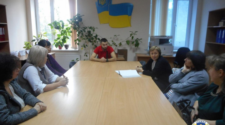 На Кіцманщині троє безробітних стануть підприємцями: відкривають магазин, автосервіс і перукарню