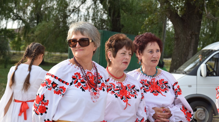 Як троїчани відзначають День людей похилого віку