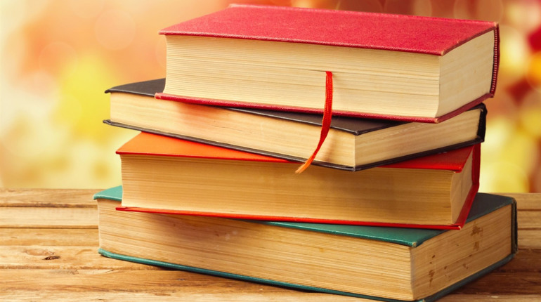 Відпочинок у приємній «компанії»: які книги читала редакція Кума City у вересні