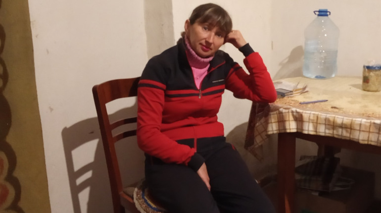 “Тричі потрапляла під обстріли”: як Оксана Соловей працює соціальним робітником  у Мар'їнці