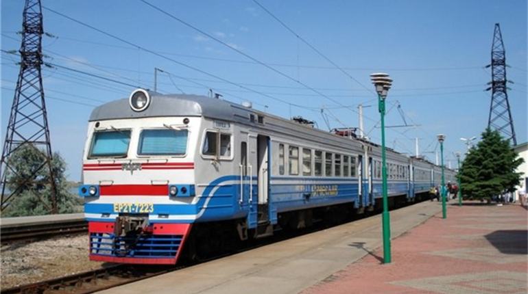 Два дня электропоезд «Днепр-Геническ-Днепр» не будет доезжать до Геническа