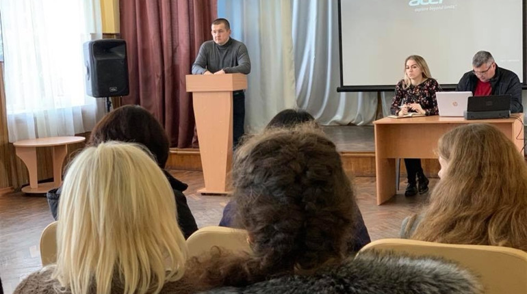 Троїчани розповіли представнику омбудсмена ВР про відсутність доріг і рейсових маршрутів між селами