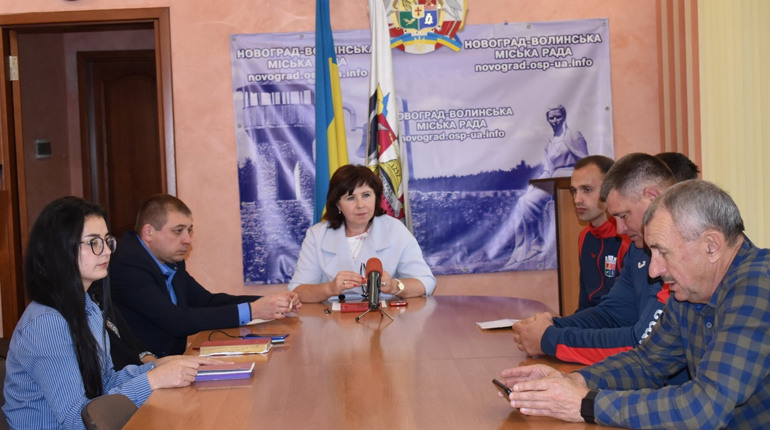 Пресконференція із чемпіонами – футбольною командою "Звягель"