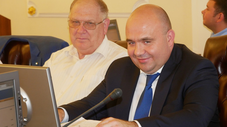 Скільки заробив за місяць у Верховній Раді нардеп від Троїцького і що встиг зробити